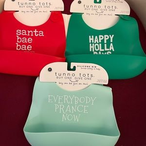 NWT Christmas Holiday Baby Toddler Silicone Bibs